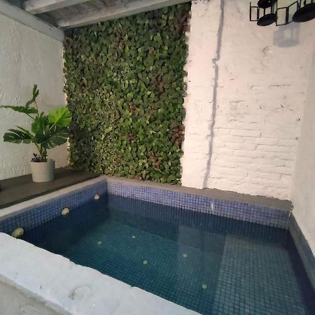 Pequeno Alojamiento Con Mini Piscina - No Climatizada バレンシア エクステリア 写真